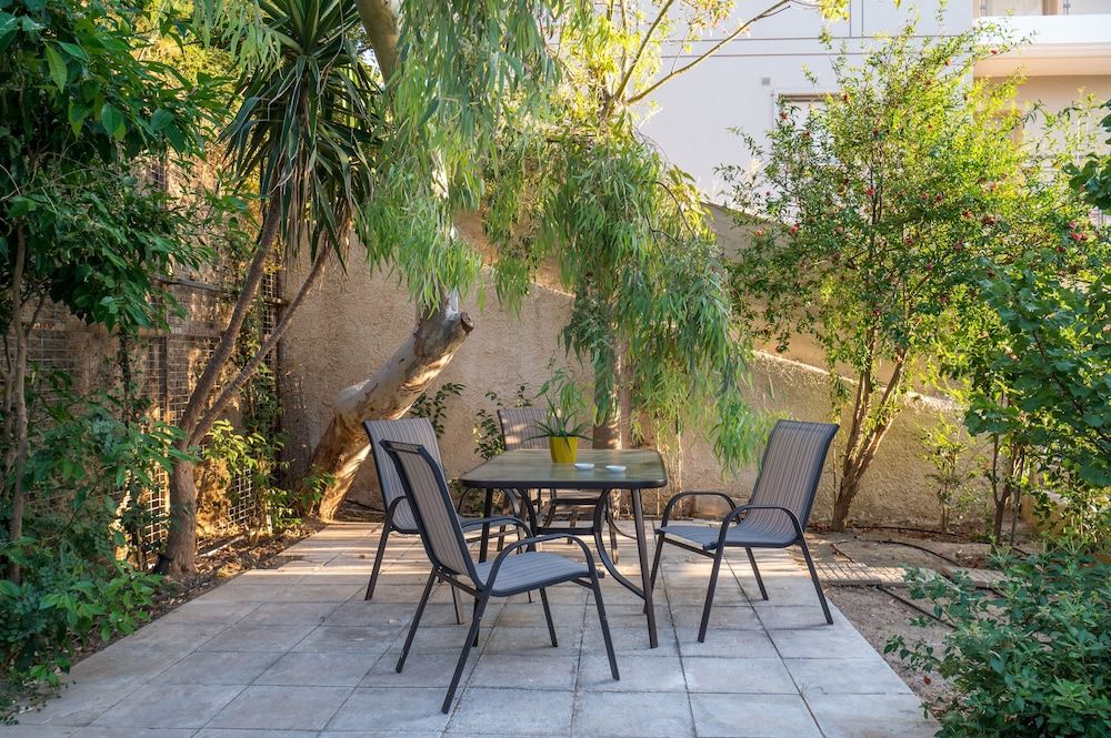 CHROMA Lodge Rafina Deluxe Apartment 11