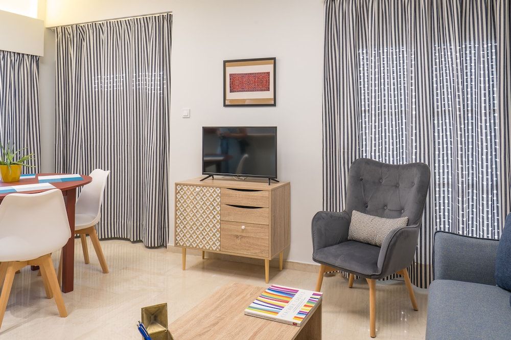 CHROMA Lodge Rafina Deluxe Apartment 6