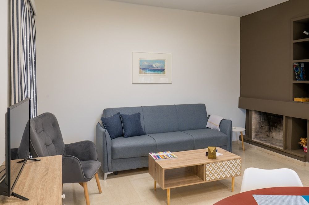 CHROMA Lodge Rafina Deluxe Apartment 7