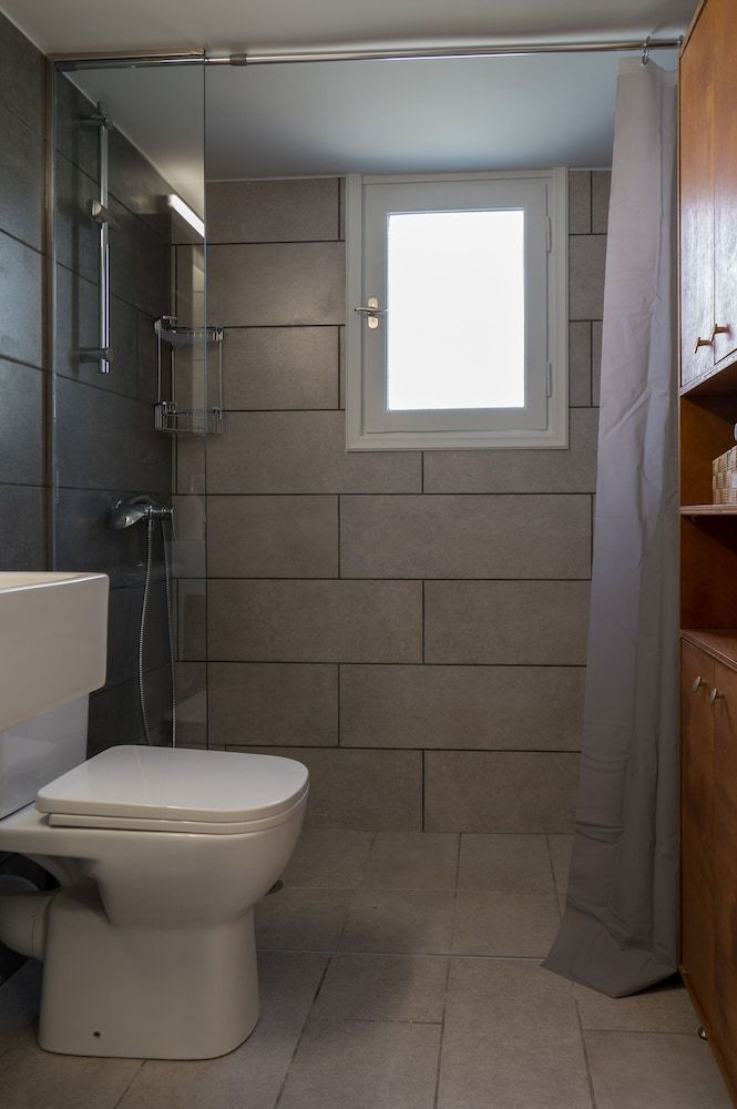 CHROMA Lodge Rafina Premium Apartment 13