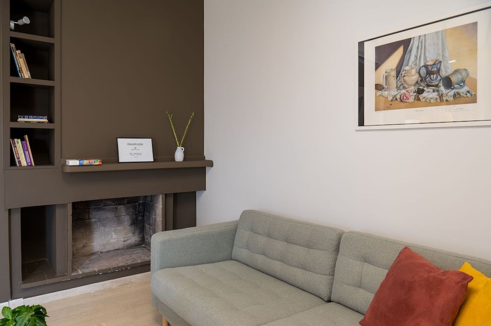 CHROMA Lodge Rafina Premium Apartment 8