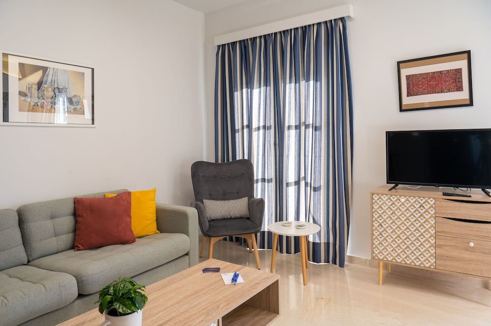 CHROMA Lodge Rafina Premium Apartment 7