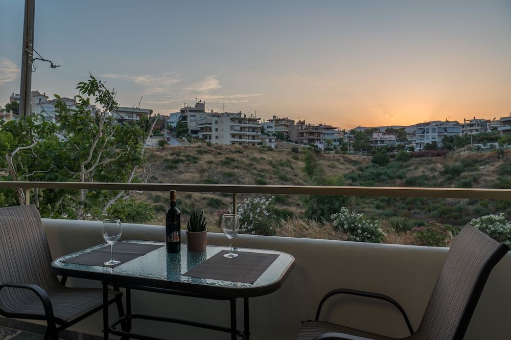 CHROMA Lodge Rafina Deluxe Apartment 12