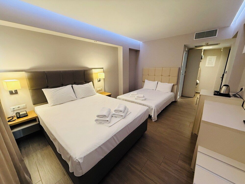 Deluxe Quadruple Room