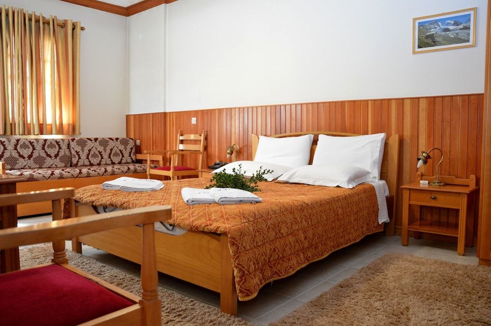 Hotel Adonis Double Room, Jetted Tub 3