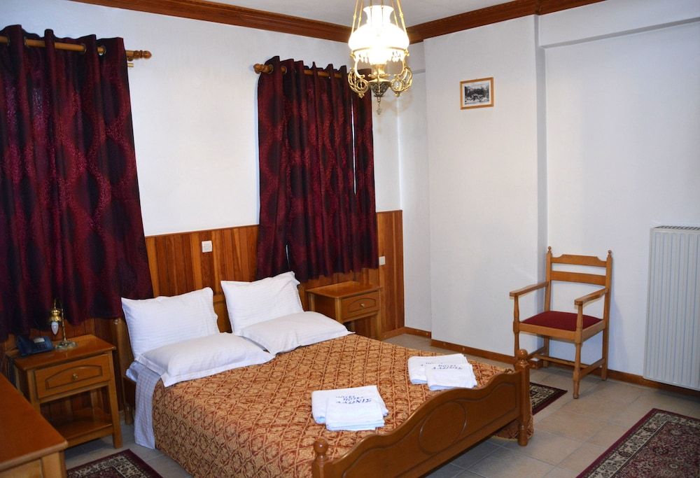 Hotel Adonis Superior Suite, Jetted Tub 3