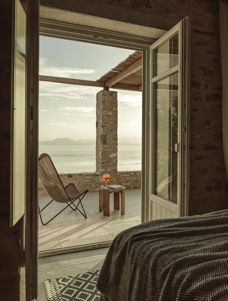 Aphrodite Suite by Peliva Nature Suites Suite 9