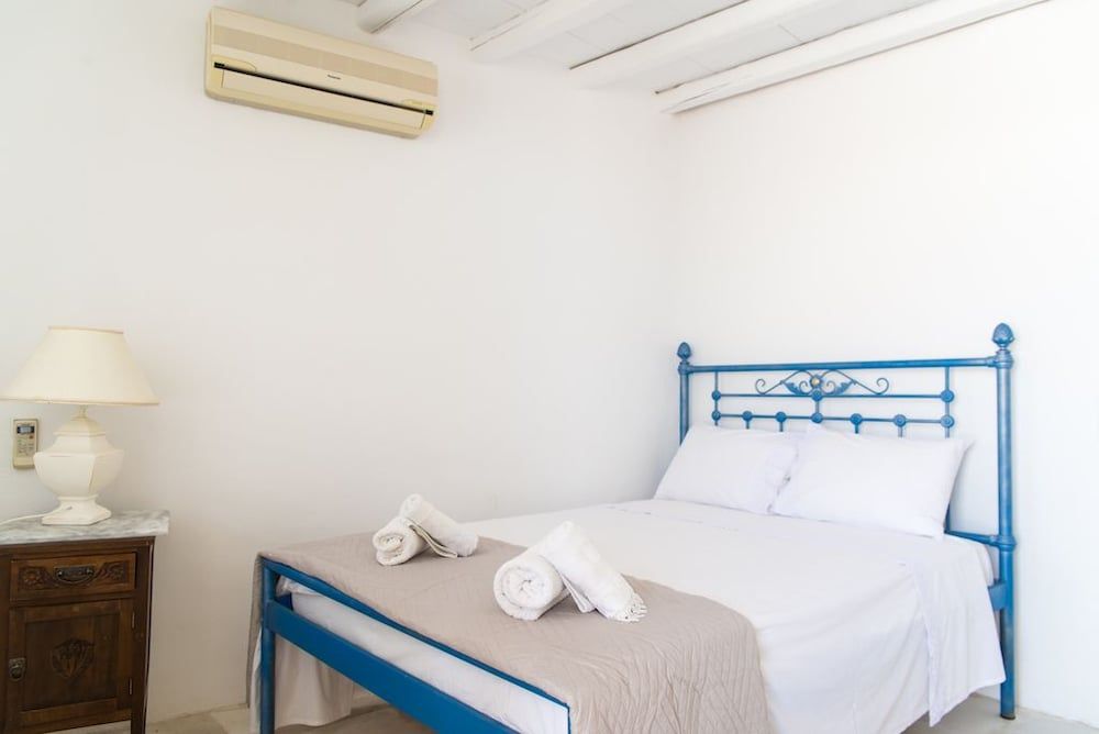 Villa Adonis Deluxe Studio (1) 3