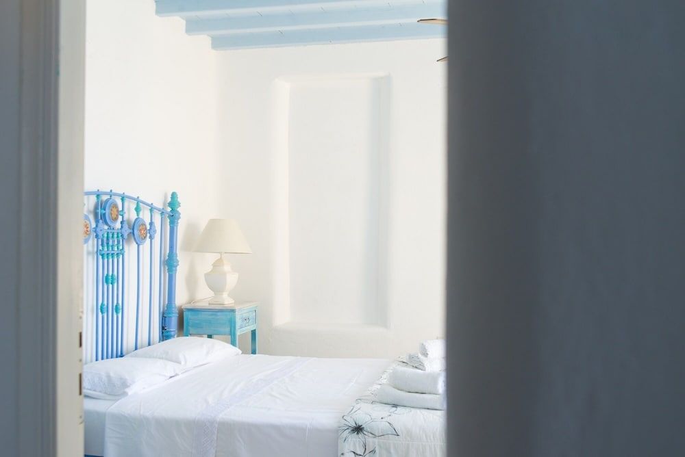 Cavo Nano Suite, 2 Bedrooms, Pool Access, Sea View 5