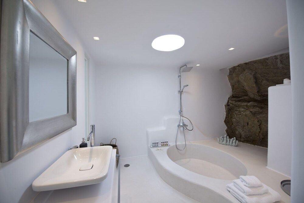 undefined Amethyst Suite 9