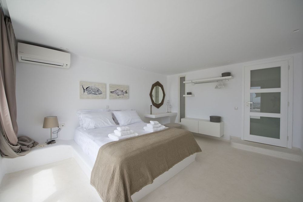undefined Amethyst Suite 4