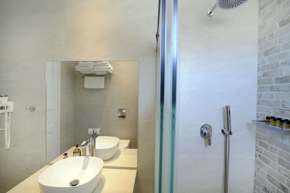 Hotel Anna Standard Twin Room, Partial Sea View 4