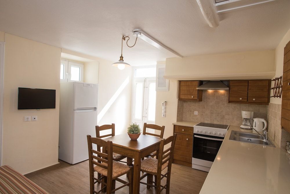 Mykonos Old Harbor Suite Exclusive Townhome, Multiple Beds, Harbor View 17