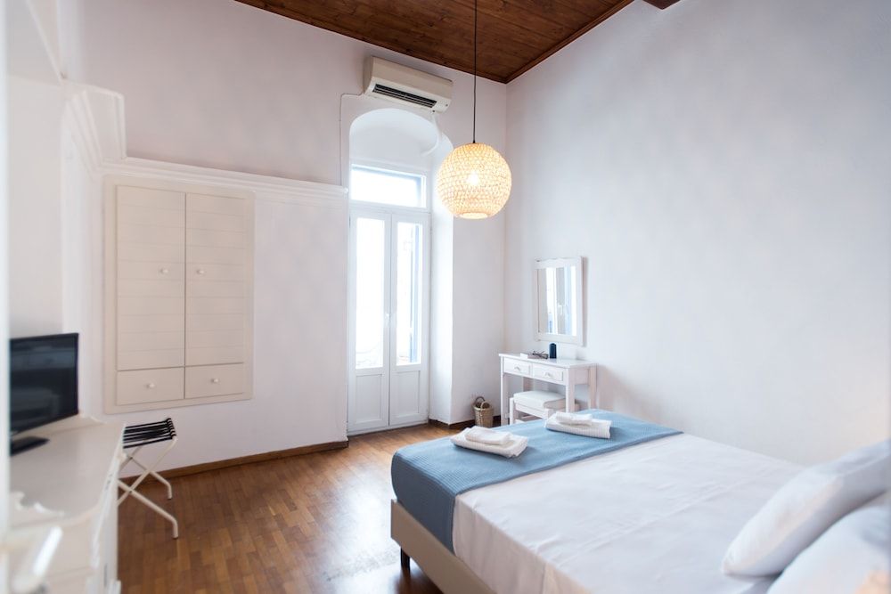 Mykonos Old Harbor Suite Exclusive Townhome, Multiple Beds, Harbor View 10