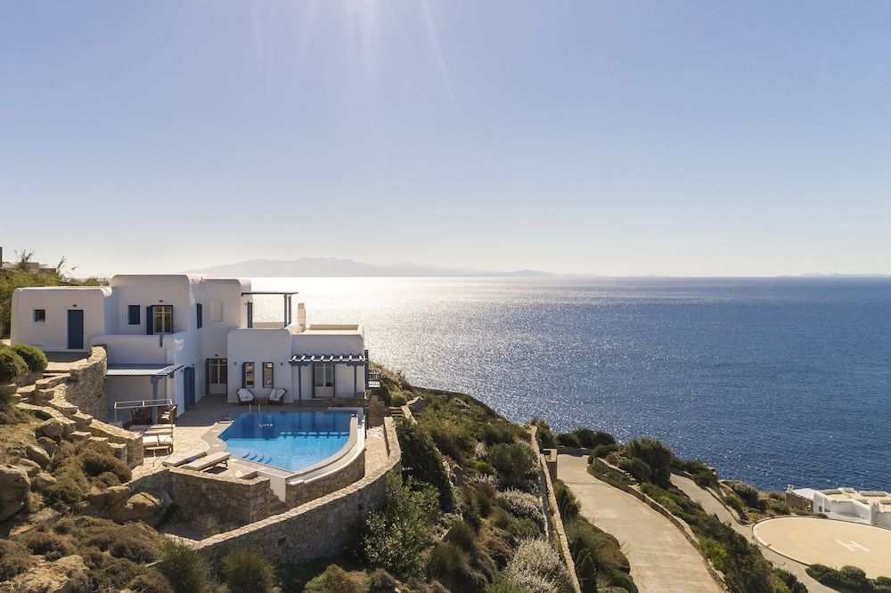 AGL Luxury Villas