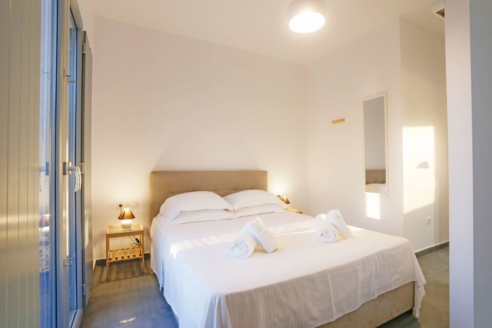 Nikoi Villas Deluxe Villa, 3 Bedrooms, Private Pool (2) 17