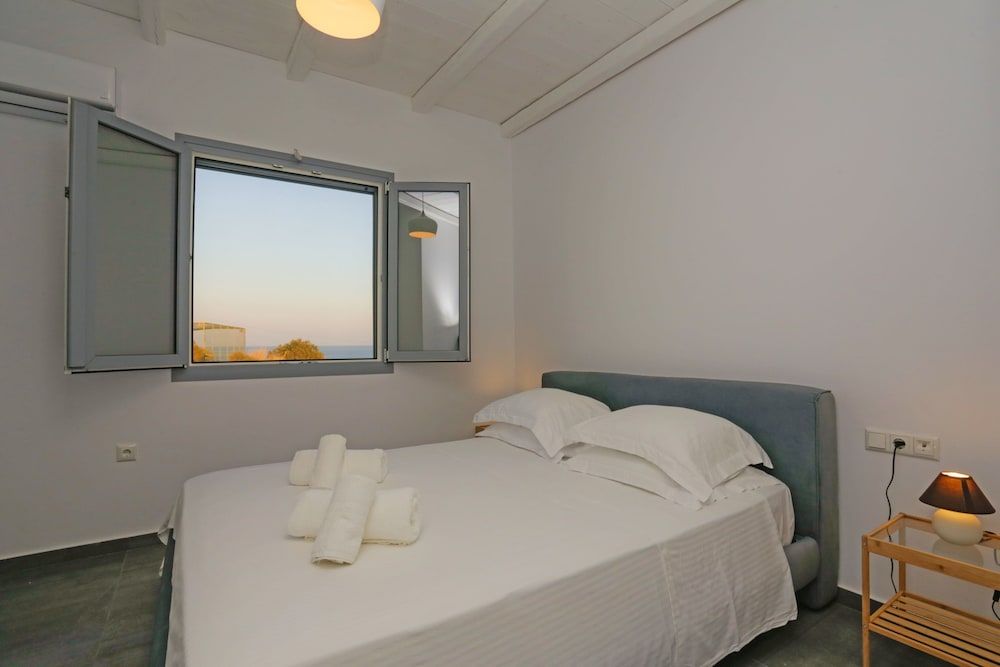 Nikoi Villas Deluxe Villa, 3 Bedrooms, Private Pool (2) 10