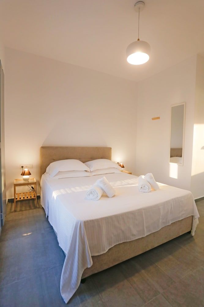 Nikoi Villas Deluxe Villa, 3 Bedrooms, Private Pool (2) 9