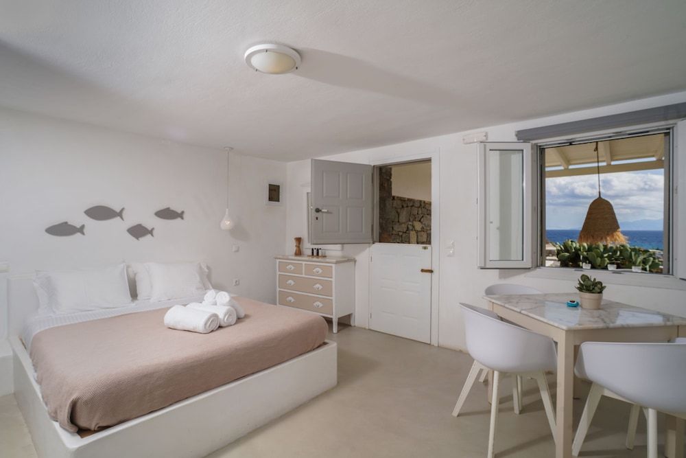 VLIA MAR Myconian Residences Deluxe Studio Suite, 1 Queen Bed, Sea View 3