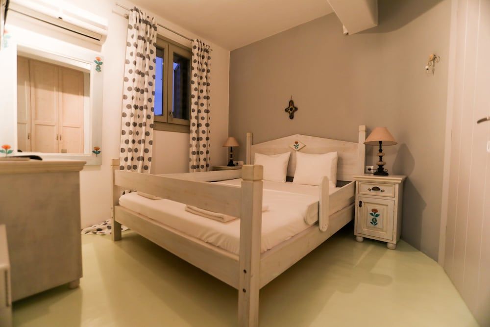 undefined Avra House 4