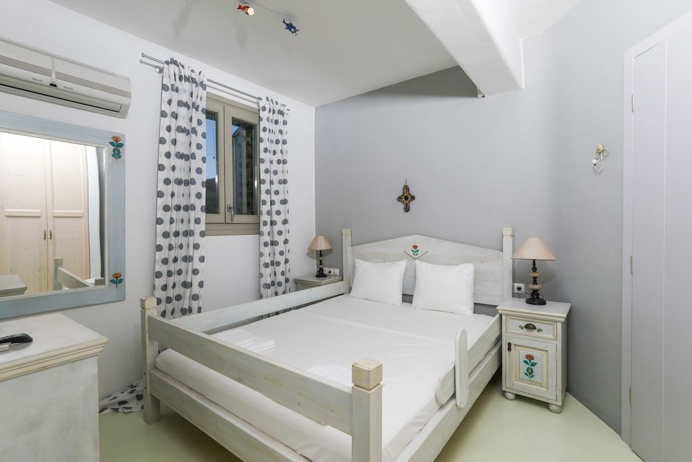 undefined Avra House 7