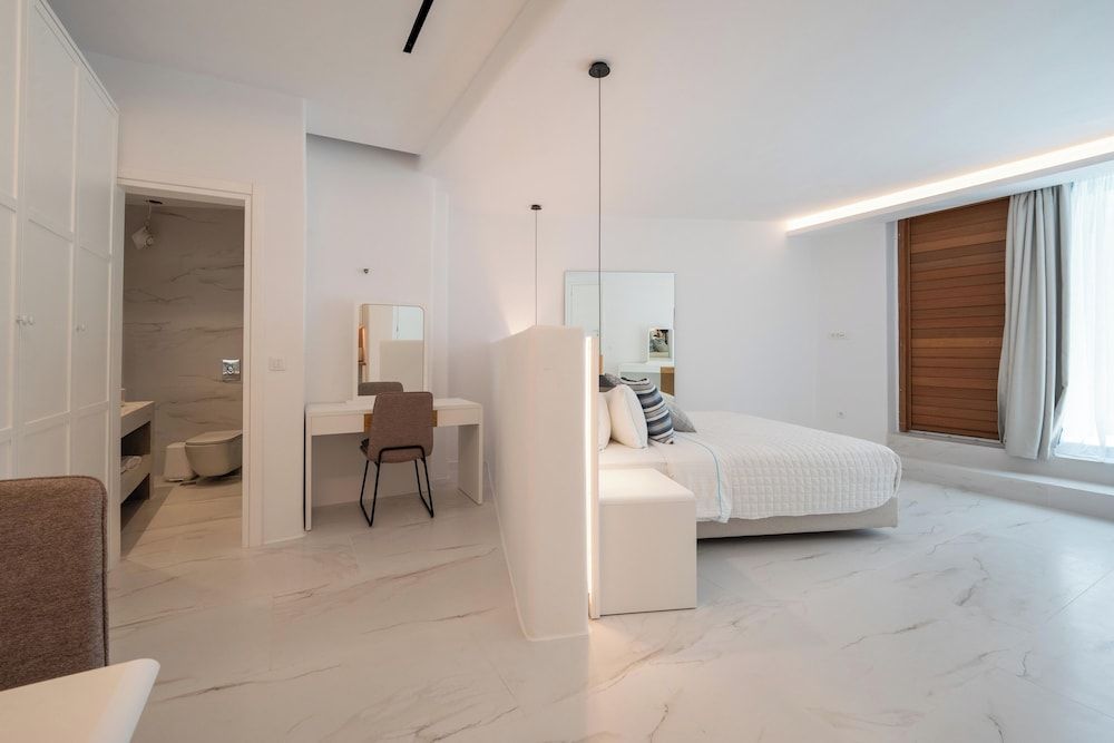 ΑRCS Suites & Residences Comfort open plan studio Land view 8