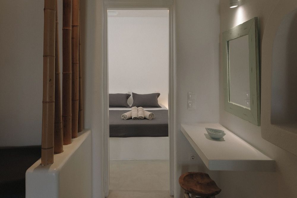 Mykonos Supreme Comfort Suites & Villas Traditional Apartment, Multiple Beds (Athena I) 7