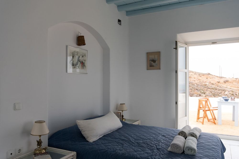 Villa Cycladic Breeze Tranquil & Private Villa, 6 Bedrooms, Jetted Tub 8