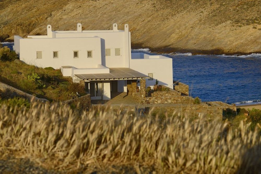 undefined Luxurious 7 Bedroom Villa in Fokos Beach 2