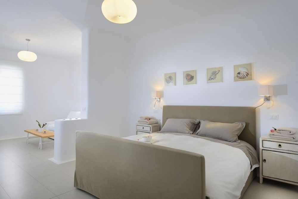 Luxurious 7 Bedroom Villa in Fokos Beach Luxury Villa, Multiple Bedrooms 6