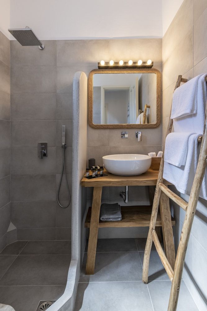 Secret Garden Apartments Superior Apartment, Sea View (For 4) 11