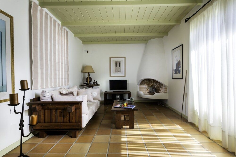 Mykopetra Villas Deluxe Villa 9