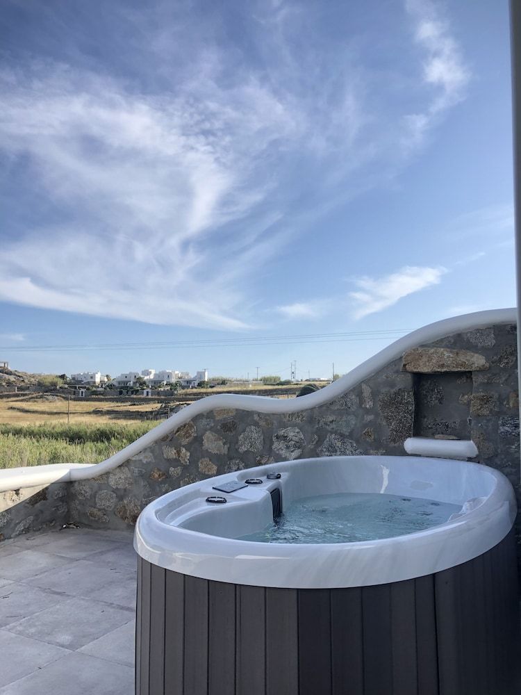 Abelos Mykonos Deluxe Suite, Sea View (with Outdoor Jetted Tub) 16