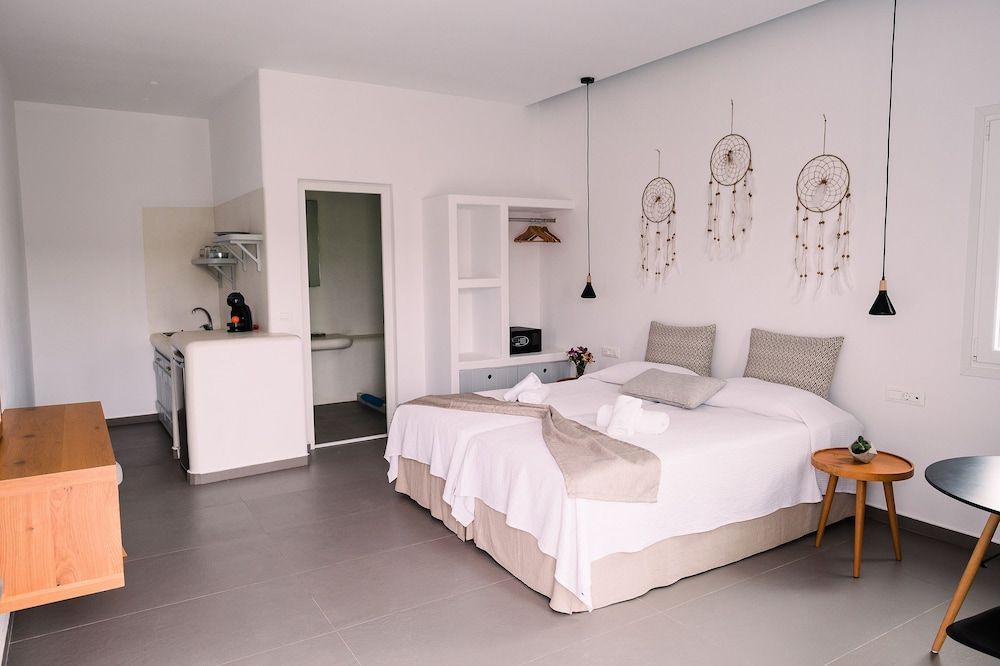 Abelos Mykonos Deluxe Double Room, Partial Sea View 7