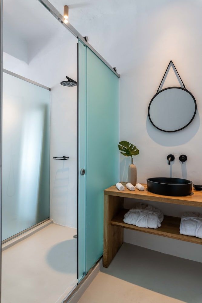 Obsession Mykonos Standard Double Room, Partial Sea View 6