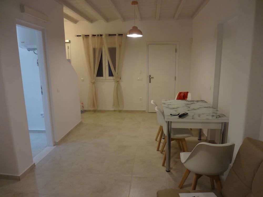 undefined George House 10