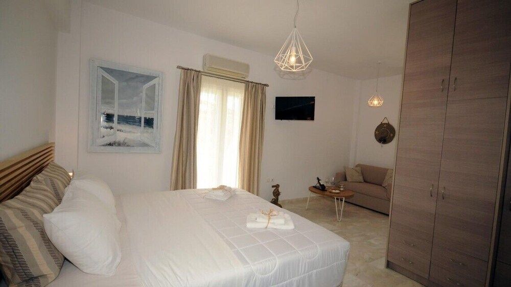 undefined Flora's Houses Mykonos 8