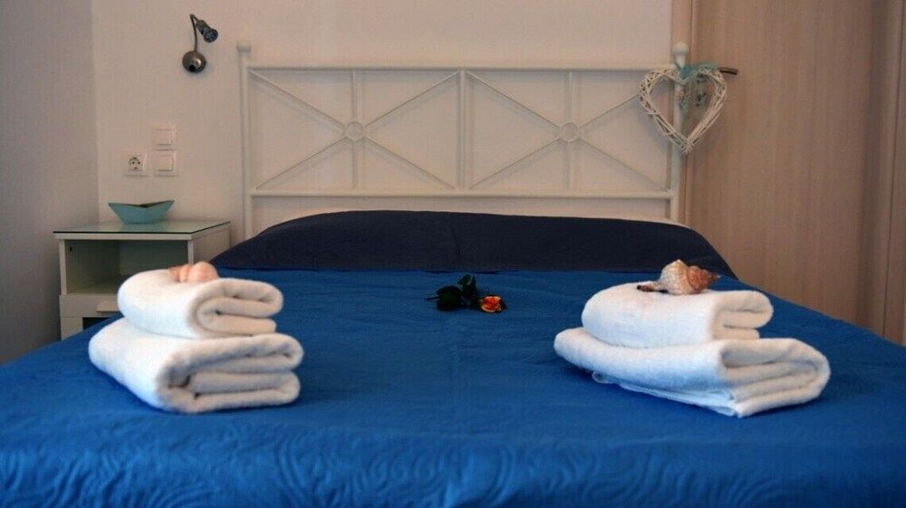 undefined Flora's Houses Mykonos 4