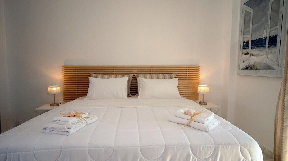 undefined Flora's Houses Mykonos 9