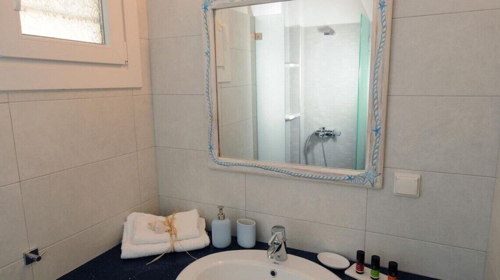 Flora's Houses Mykonos House (2) 8