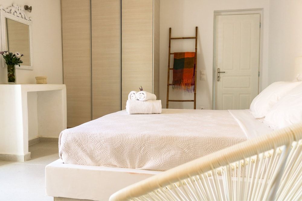 undefined Ortus White Mykonian Luxury Villa 7