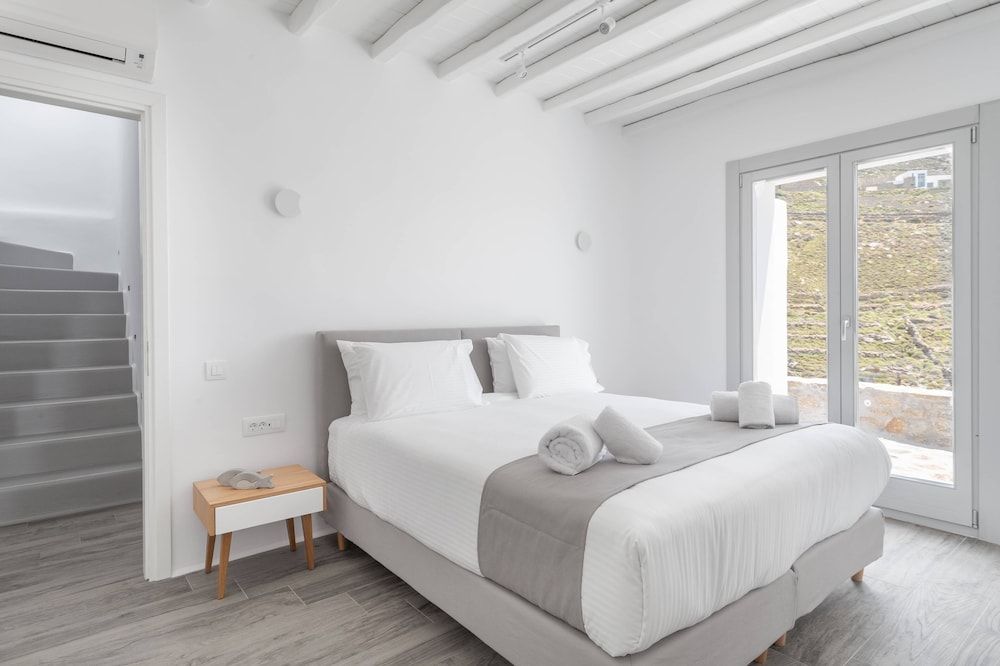 undefined Villa Salty 6