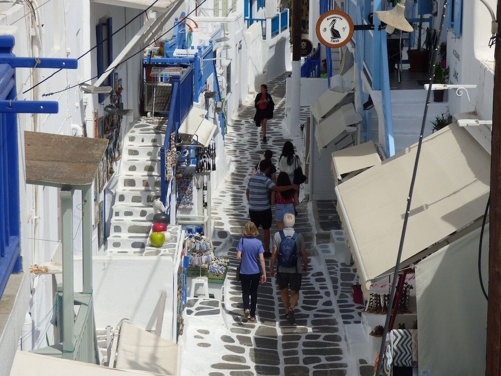 undefined Famprikas house in Mykonos 3