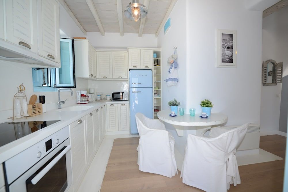 Nephiria's Villa Danelina next to Ornos&Psarou beach Villa, 4 Bedrooms 8