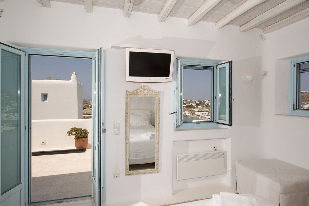 Nephiria's Villa Danelina next to Ornos&Psarou beach Villa, 4 Bedrooms 19