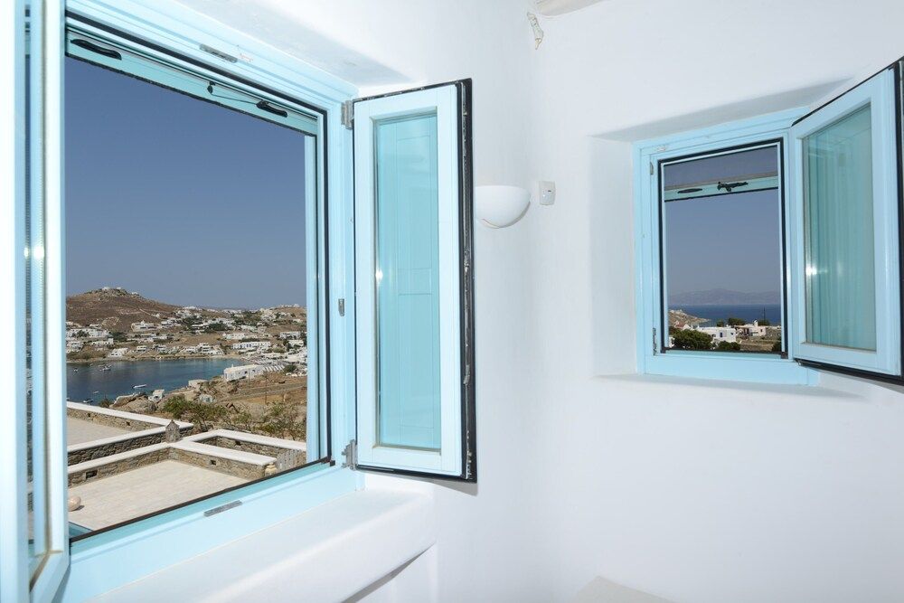 Nephiria's Villa Danelina next to Ornos&Psarou beach Villa, 4 Bedrooms 18