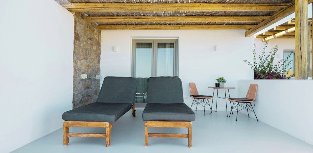 Aegean Hospitality Mykonos Queen-Size Double Bed Luxury Suite with Private Pool 12