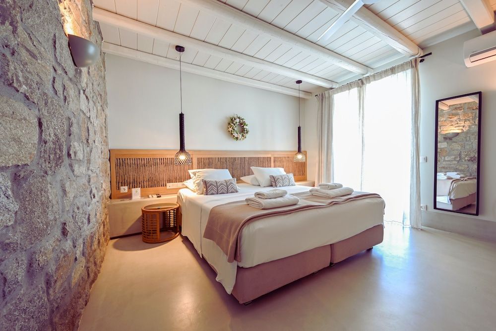 Aegean Hospitality Mykonos Queen-Size Double Bed Luxury Suite with Private Pool 6