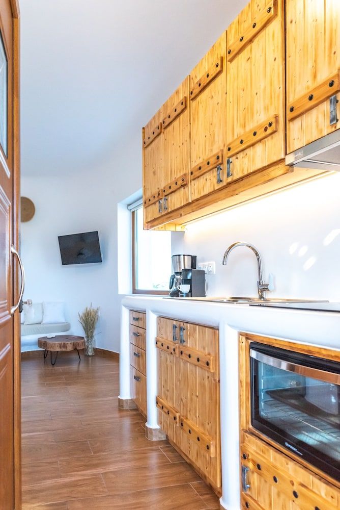 undefined Coral Suite 5