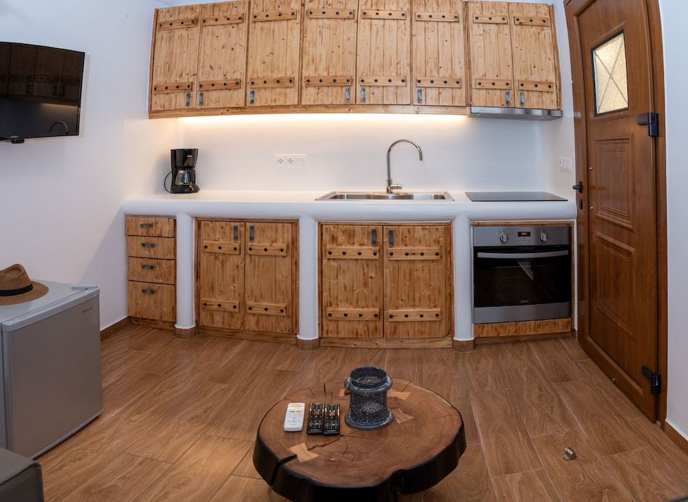 undefined Purple Suite 7